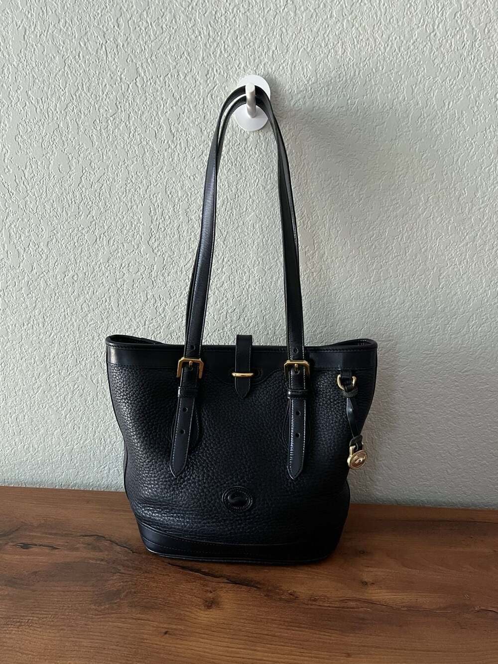 Dooney & Bourke Vintage Pebble Leather Black Shoulder Tote Handbag